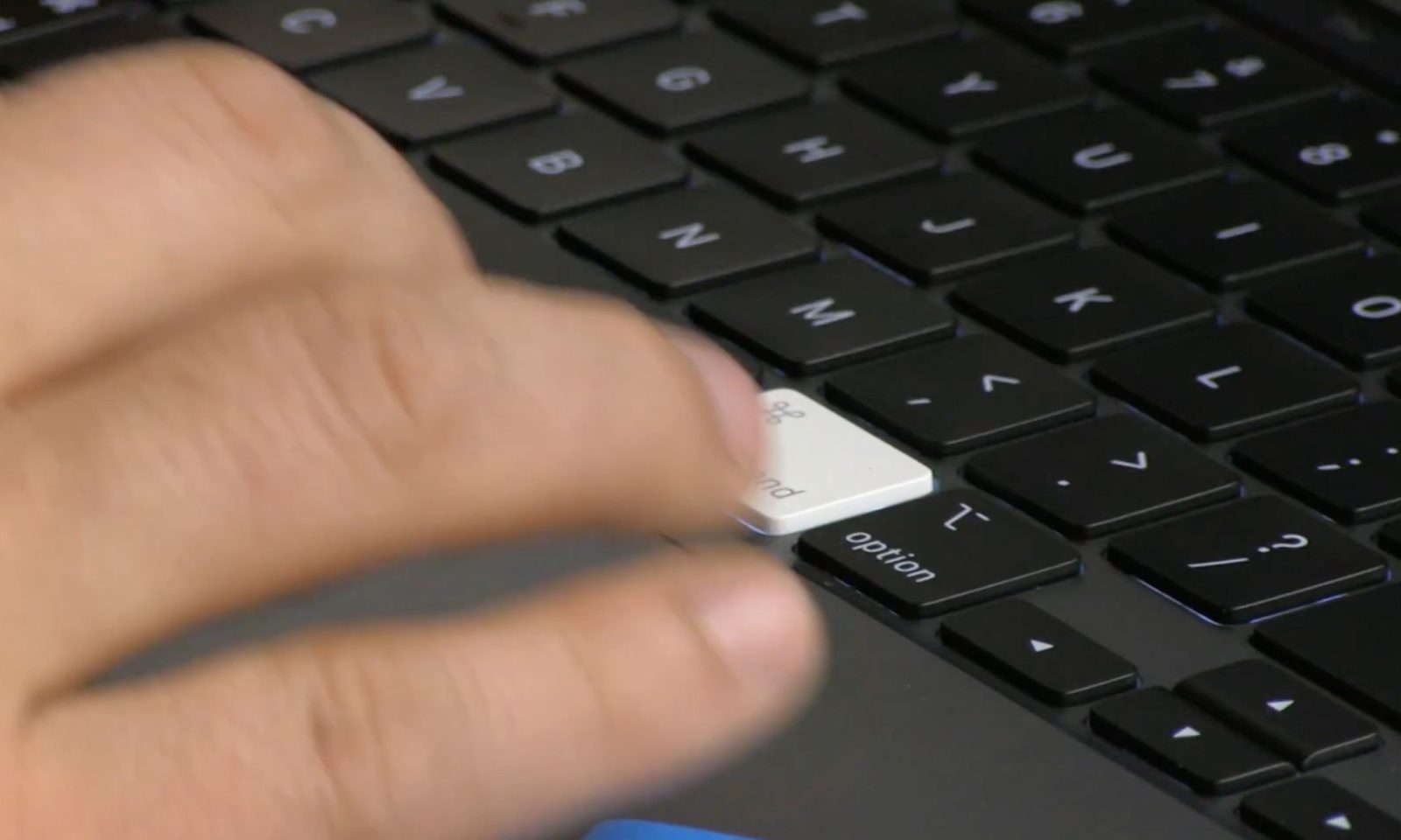 iFixit ha smontato il MacBook Pro da 16″ e conferma le migliorie alla tastiera