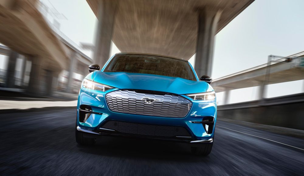 Ford prova a sfidare Tesla con la Mustang elettrica