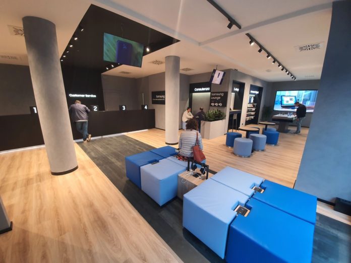 Samsung Customer Service a Milano riapre con  nuovi layout e servizi
