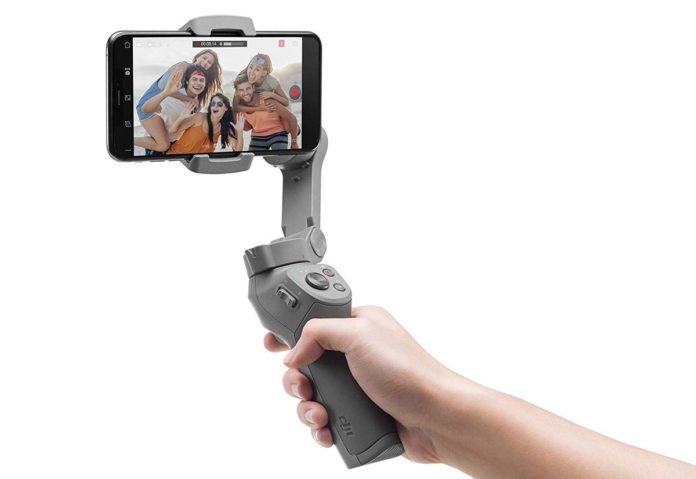 Gimbal DJI Osmo Mobile 3 on cavalletto, sconto Amazon: 123 euro