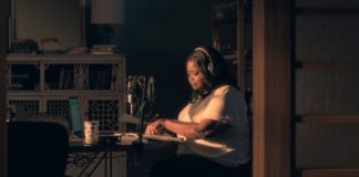 Apple svela il dietro le quinte di Truth be told, in arrivo su Apple TV+