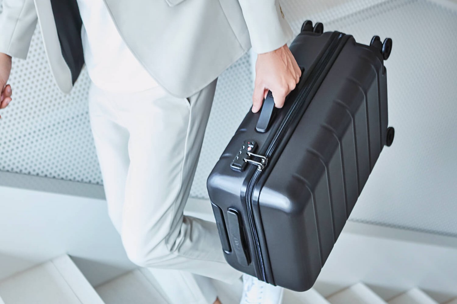 Trolley Xiaomi, robusto e leggero: in sconto di 20 euro e arriva per Natale