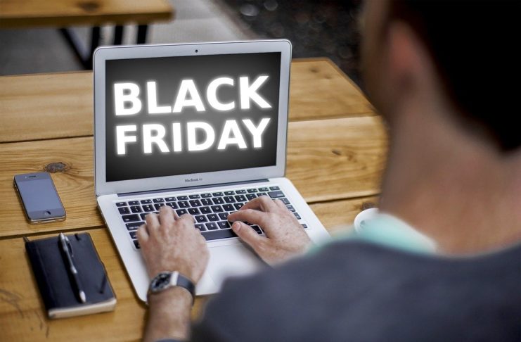 Black Friday online da record: dei 7,4 miliardi spesi, il 40% proviene da acquisti smartphone