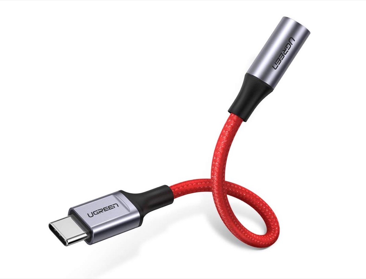 Il cavo che mette il jack da 3.5mm sulle USB-C è in offerta a 8,99 euro