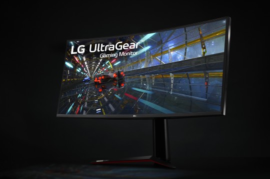 Da LG nuovo monitor UltraFine Ergo 4K UHD e un 38″ UltraWide QHD+