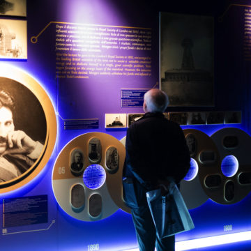 Chi inventò la radio? Nikola Tesla o Guglielmo Marconi?  Infuoca il dibattito alla Nikola Tesla Exhibition