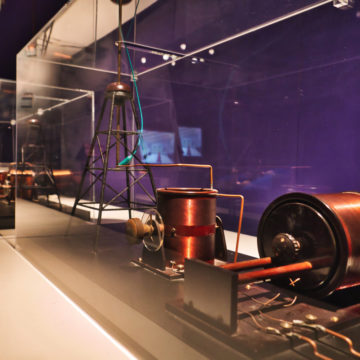 Chi inventò la radio? Nikola Tesla o Guglielmo Marconi?  Infuoca il dibattito alla Nikola Tesla Exhibition