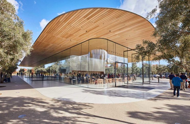 Apple Park, il 14 dicembre una giornata per chi vive nei pressi del campus  per distribuire giocattoli ai bambini