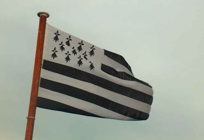 Utenti su Twitter si mobilitano per avere la bandiera bretone come emoji