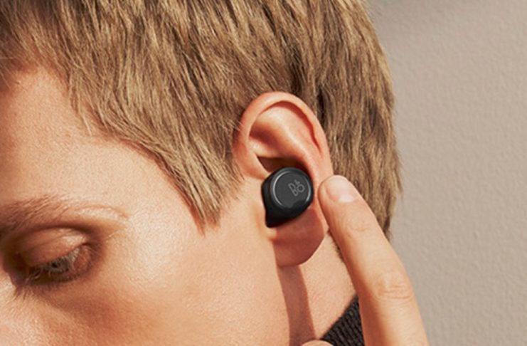 Beoplay E8, gli AirPods di Bang & Olufsen raddoppiano l’autonomia