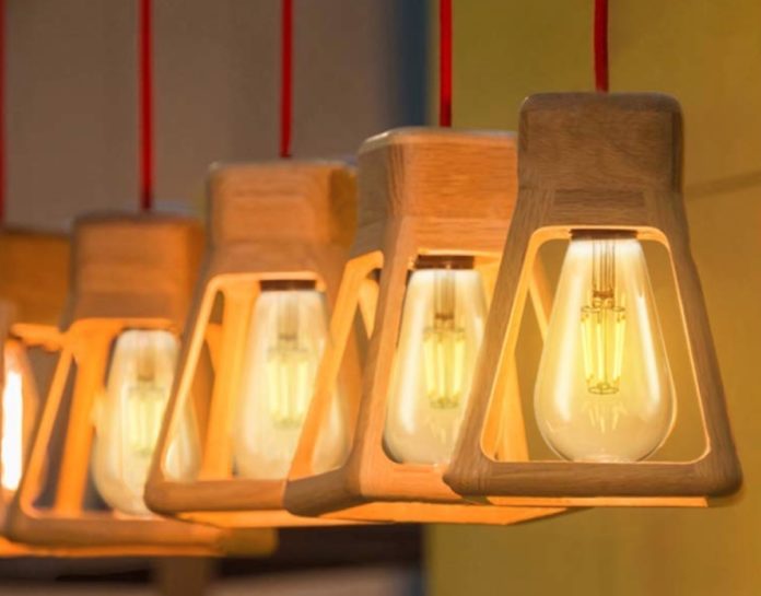 Otto lampadine a filamento LED scontate del 70% con un codice