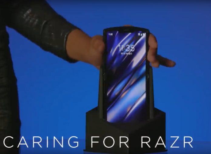 I pieghevoli sono delicati, un video spiega come prendersi cura di Motorola RAZR