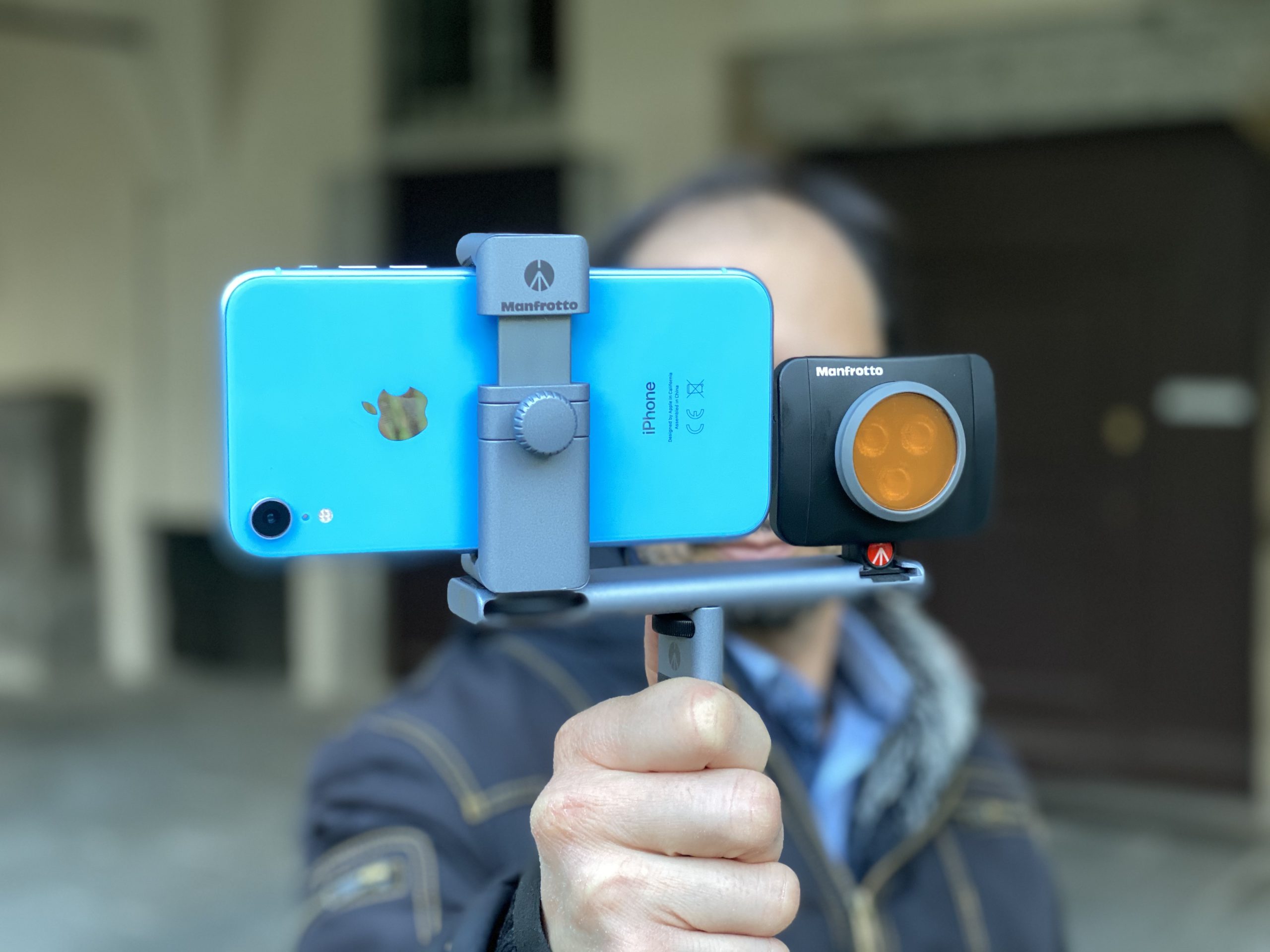 Recensione Manfrotto TwistGrip Deluxe Kit, l’accessorio per video ergonomici