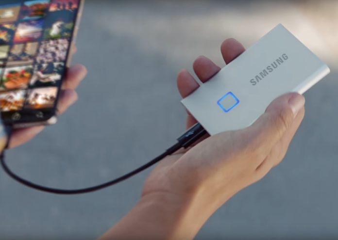 SSD esterni, Samsung ha presentato il Portable SSD T7 Touch