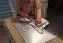 La base di sostegno non fa entrare in valigia l’iMac: un uomo ha segato il piedistallo