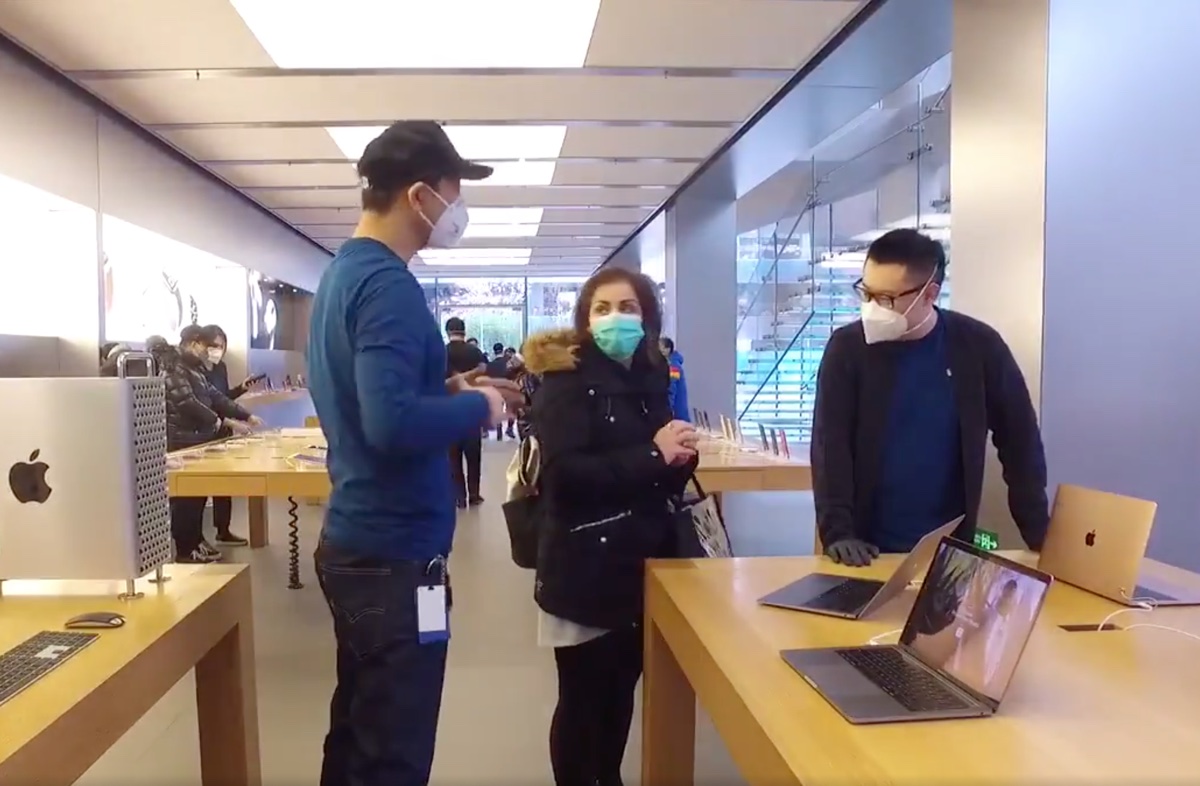 Gli Apple Store di Pechino riaperti con misure speciali per coronavirus