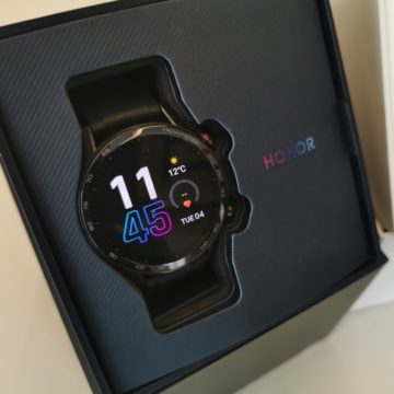 HONOR MagicWatch 2 arriva in Italia: 14 giorni al polso con salute e fitness in primo piano