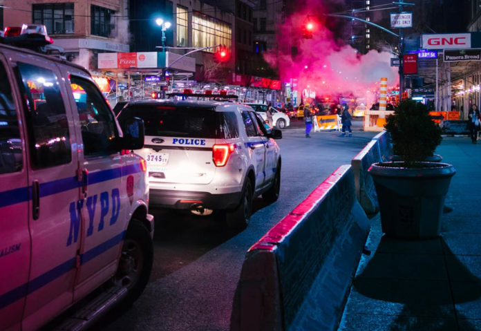 La polizia di New York abbandona i registri di pattugliamento e passa all’iPhone