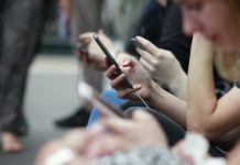 Apple cancella Clearview, sviluppatore dell’app per il riconoscimento facciale Dsabilitato l’account di Clearview, sviluppatore di un’app per il riconoscimento facciale sfruttata dalle forze dell’ordine