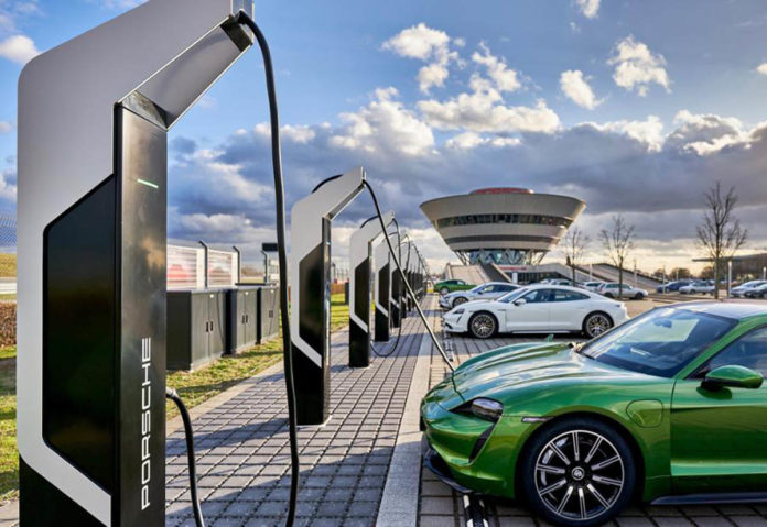 Porsche ha aperto il più grande centro europeo per la ricarica dei veicoli