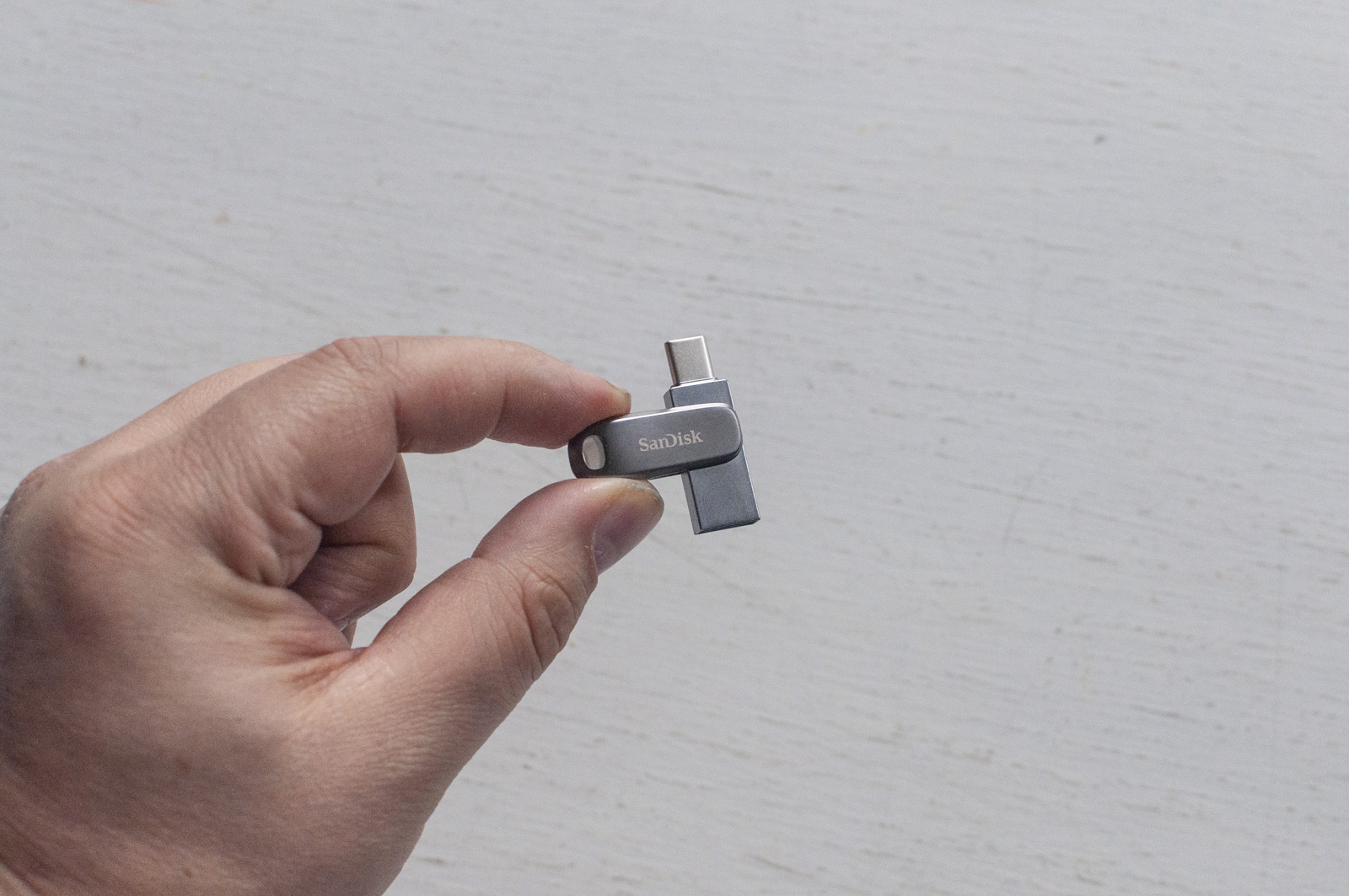 Abbiamo messo le mani sulla Sandisk dualdrive USB-C, la prima chiavetta da 1 TB al mondo