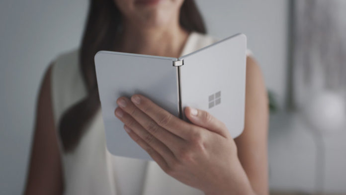 Surface Duo, lo smartphone tablet di Microsft appare in un nuovo video