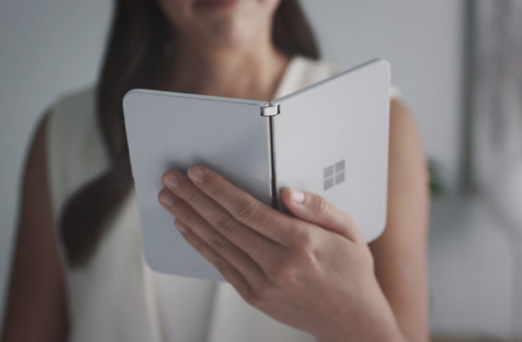 Surface Duo, lo smartphone tablet di Microsft appare in un nuovo video