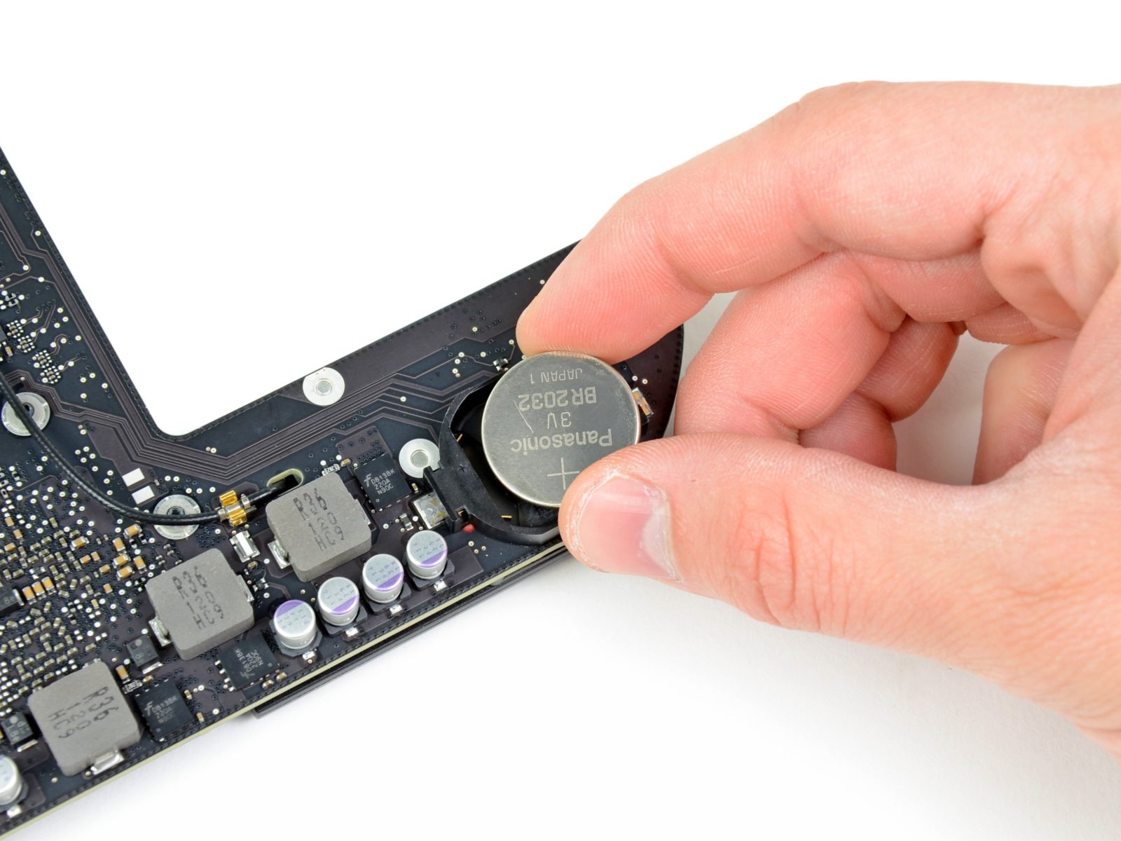 Cosa fare quando il Mac avvisa che data e ora sono sbagliate Cosa fare quando il Mac avvisa che data e ora sono sbagliate