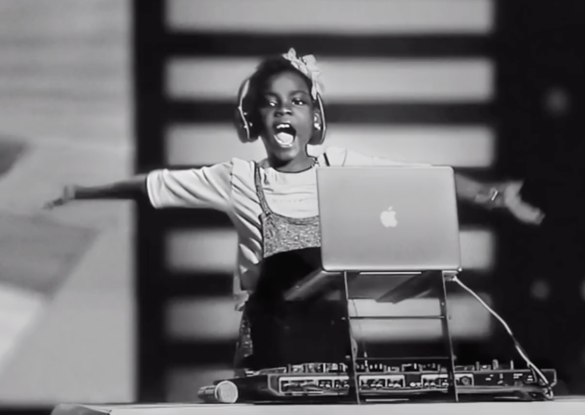 Apple celebra la giornata della donna con un video “Behind the Mac”