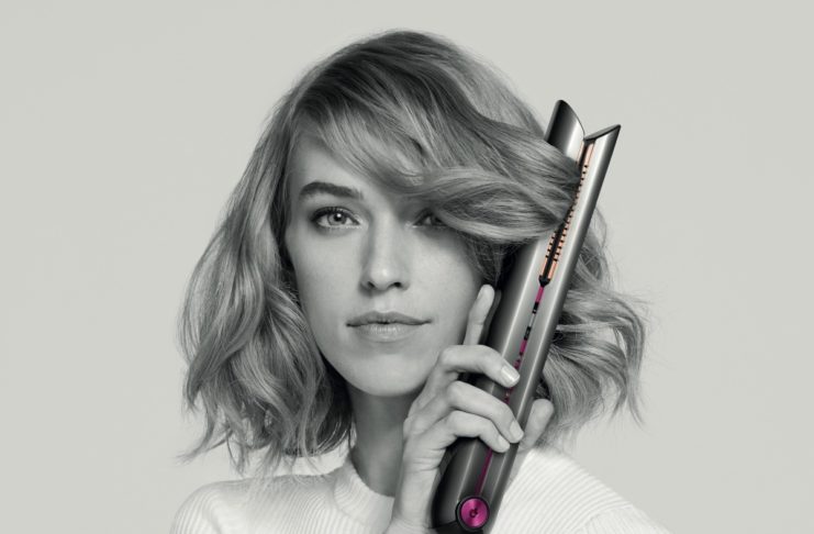 Dyson Corrale è la piastra hi-tech che rende lisci i capelli senza danneggiarli