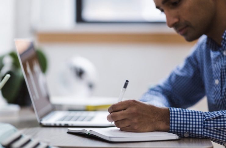 Tanta solidarietà dai big del tech, ma è davvero così disinteressata?