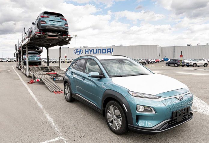 Hyundai consegna i primi esemplari di Kona Electric prodotta in Europa