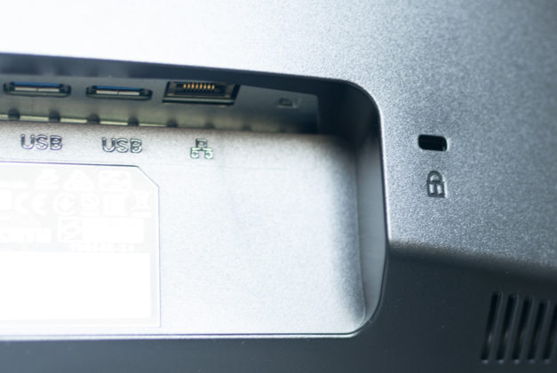 Recensione Philips PHL 439P9H, una esagerazione a cui ci si abitua molto presto