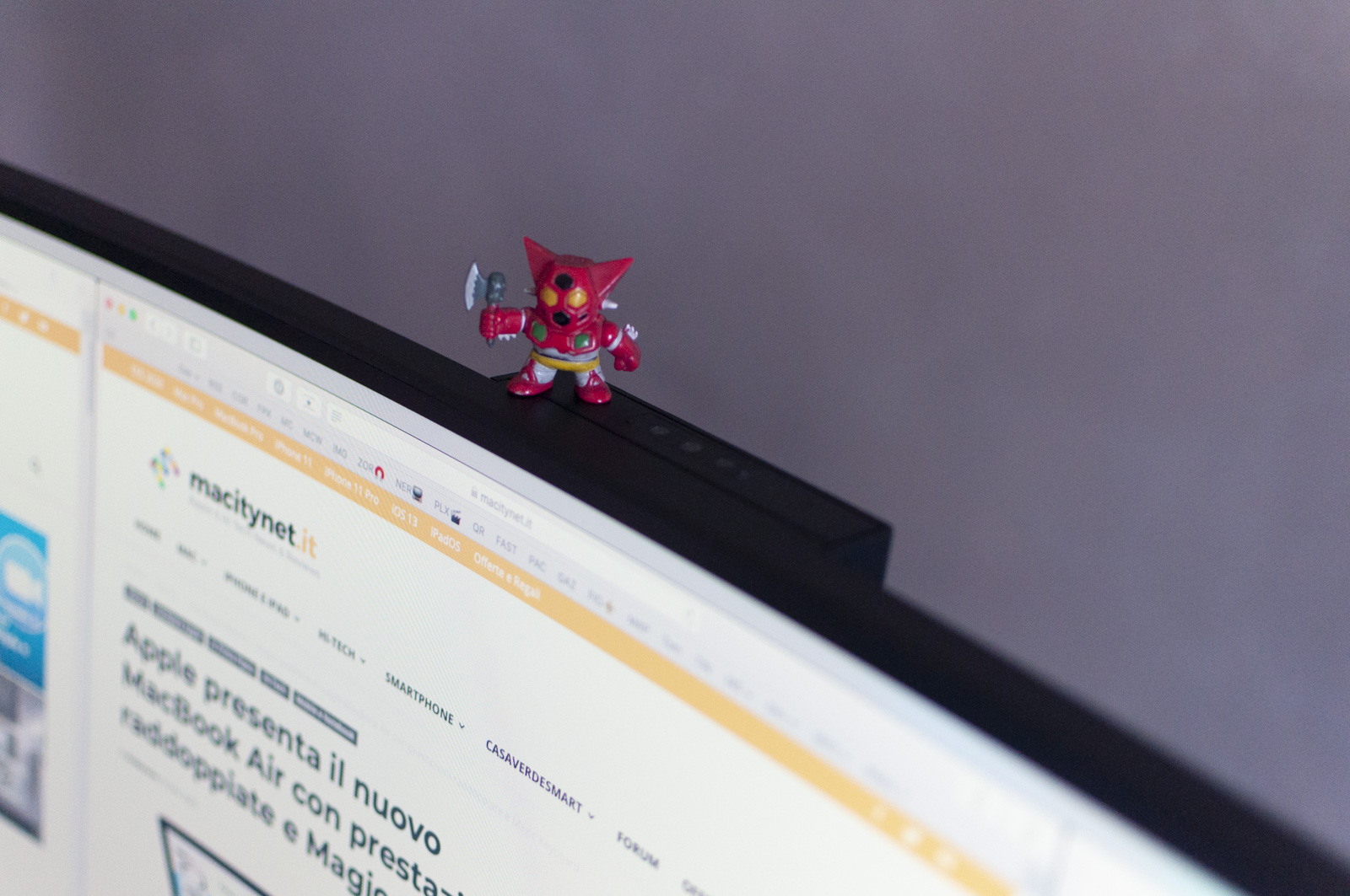 Recensione Philips PHL 439P9H, una esagerazione a cui ci si abitua molto presto Recensione Philips PHL 439P9H, una esagerazione a cui ci si abitua molto presto