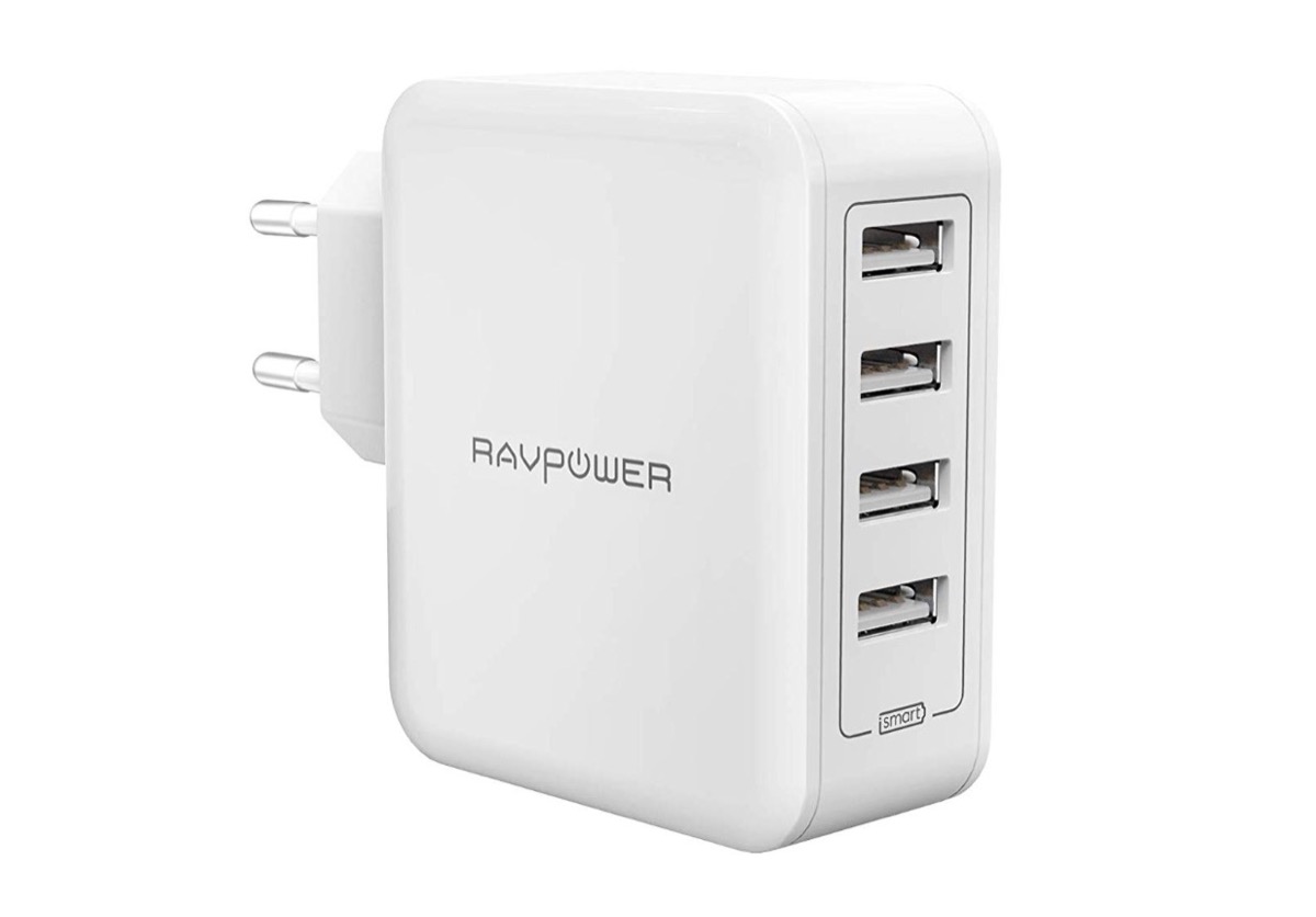Caricatore RavPower con 4 USB e spina verticale italiana: ultime ore a 12,79 euro Caricatore RavPower con 4 USB e spina verticale italiana: ultime ore a 12,79 euro