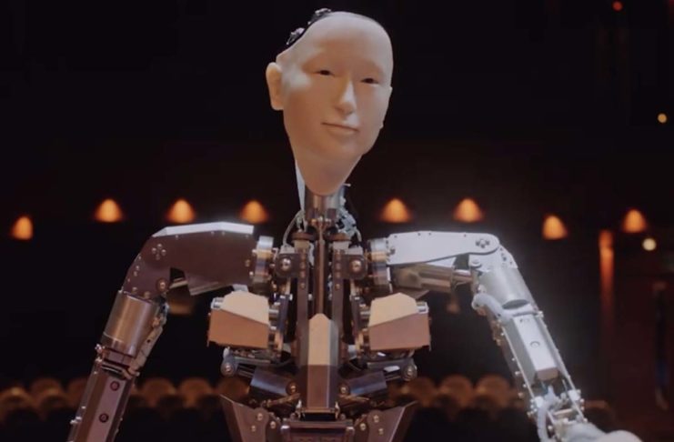 Nel video “Mach-Speed Orchestra” di NTT DOCOMO collaborazione musicale tra androidi ed esseri umani