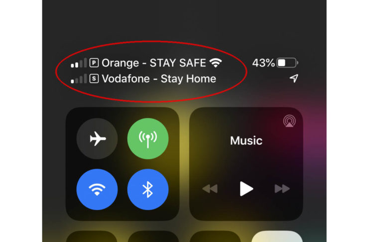 Al posto del nome operatore la voce “State a casa” sui telefoni in varie nazioni
