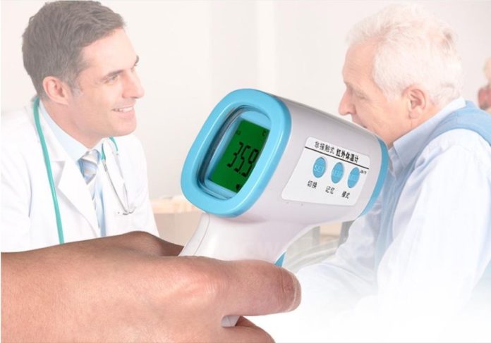 Termometro a infrarossi senza contatto per misurare la febbre: in offerta a 48 euro