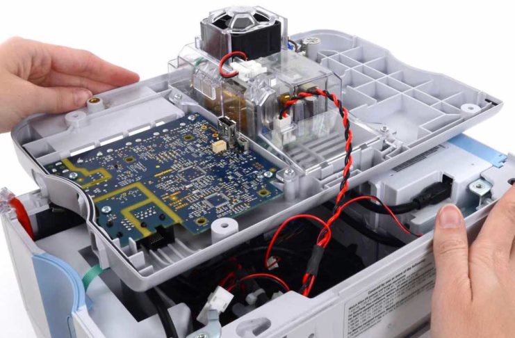 iFixit vuole creare guide gratuite con informazioni sulle riparazioni di apparecchiature ospedaliere