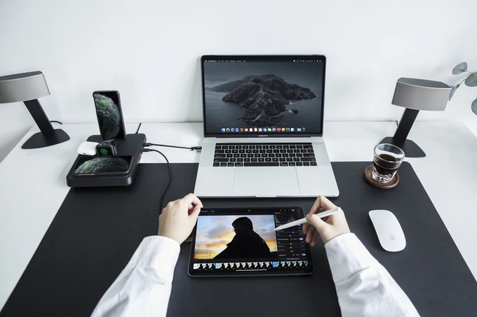 Air Omni, la base di ricarica 6-in-1 per tutti i dispositivi Apple e Android a prezzo lancio su Kickstarter