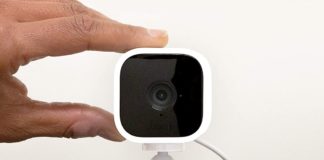 Amazon Blink Mini è la telecamera di sicurezza compatta e completa da 39,99 euro