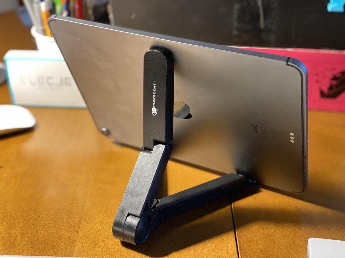 Prova dell’iPad Pro come workstation con tastiera e trackpad