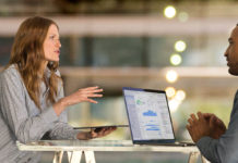 Addio alla carta: 500.000 iPhone 8 per il censimento USA di quest’anno Addio alla carta: per il censimento USA di quest’anno 500.000 iPhone 8