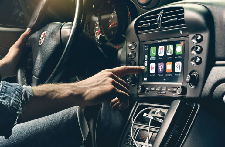 Porsche, un sistema di infotainment con CarPlay per le vecchie vetture