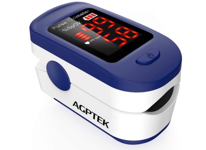 Pulsossimetro per tenere d’occhio saturazione e attività respiratoria in sconto a 24 euro