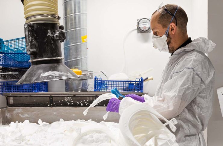 Coronavirus, Jaguar sta stampando in 3D visiere di protezione