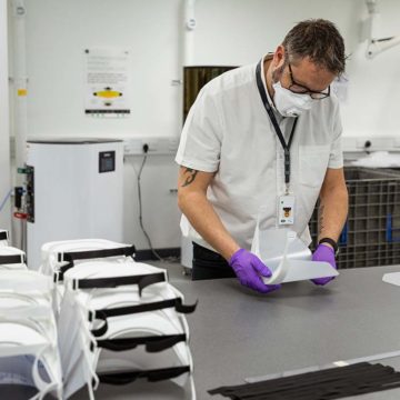 Coronavirus, Jaguar sta stampando in 3D visiere di protezione