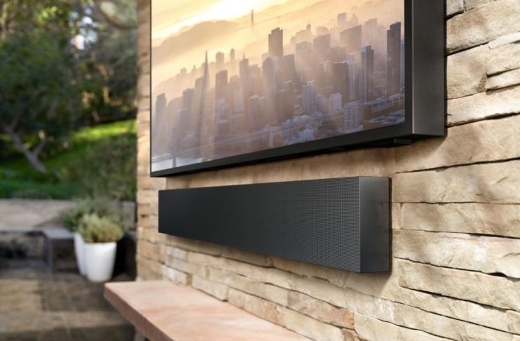 Con la Samsung QLED da 2.000 nit potrai guardare la TV all’aperto