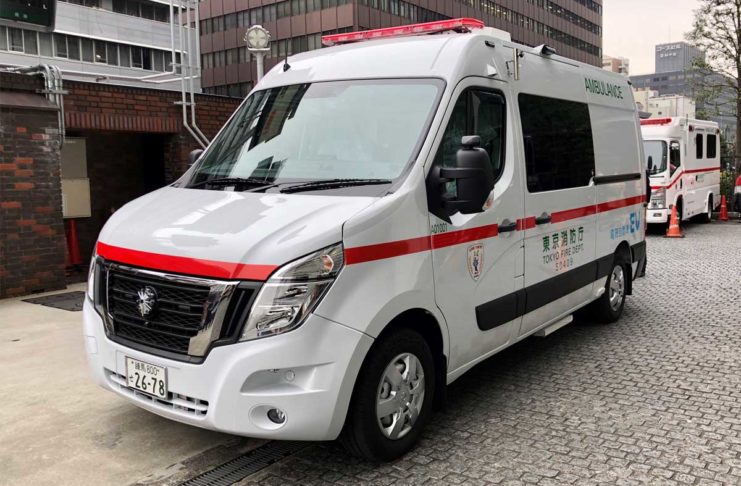Nissan NV400 è la prima ambulanza giapponese a zero emissioni