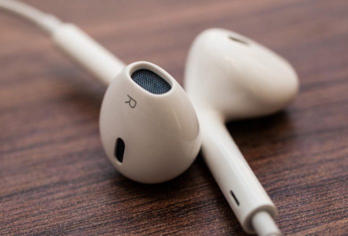 iPhone 12 senza EarPods nella scatola, Apple offrirà sconti per AirPods